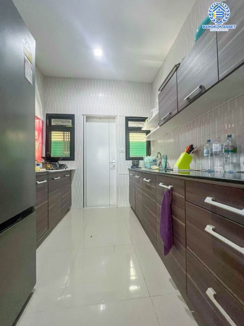 *****บ้านเดี่ยวมือสองย่านกรุงเทพฯ ม.ไลฟ์บางกอกบูเลอวาร์ด รามอินทรา เนื้อที่กว้างขวางเกือบ 65 ตร.ว. ฟังก์ชัน 4 ห้องนอน 4 ห้องน้ำ ที่จอดรถ 2 คัน บนทำเลแห่งการเดินทาง ใกล้รถไฟฟ้าสายสีชมพู "สถานีนพรัตนราชธานี" และทางด่วน "พระราม2-กาญจนาภิเษก"